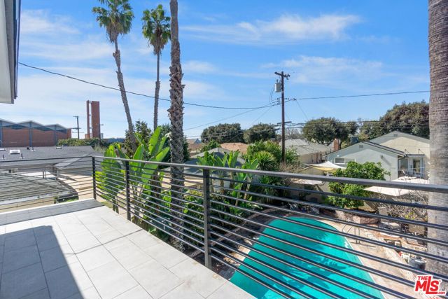 4723 Autry Avenue, Long Beach CA: https://media.crmls.org/mediaz/a1c7b193-a55d-4bf4-9855-a760cbc41a47.jpg