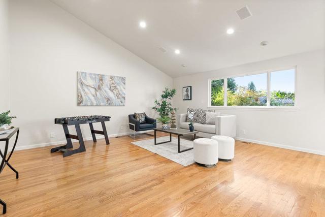 17583 Daves Avenue, Monte Sereno CA: https://media.crmls.org/mediaz/a1c7be3a-126c-471b-a0f3-6a5bc9c10523.jpg