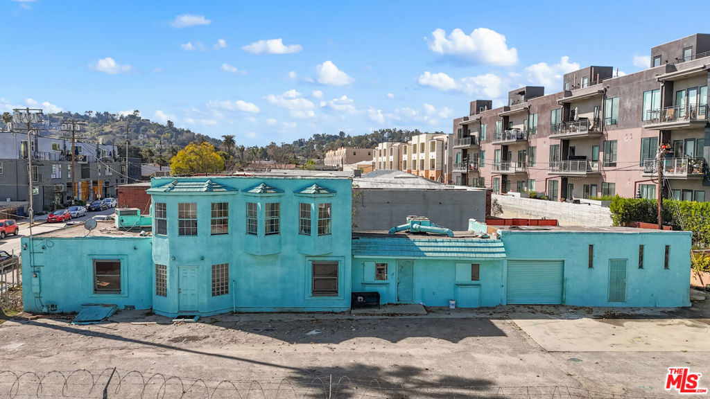 3051 N Coolidge Avenue