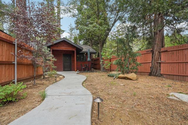 25750 Alderwood, Idyllwild CA: https://media.crmls.org/mediaz/a1c92a7a-5fb6-425a-98e9-e3ec978e87ea.jpg