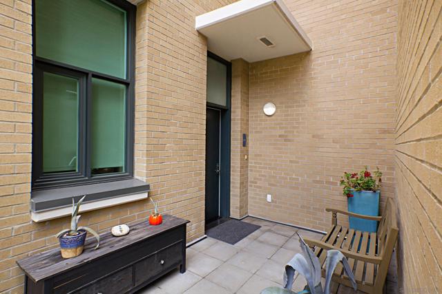 Image 36 of 56 For 325 7th Ave  212