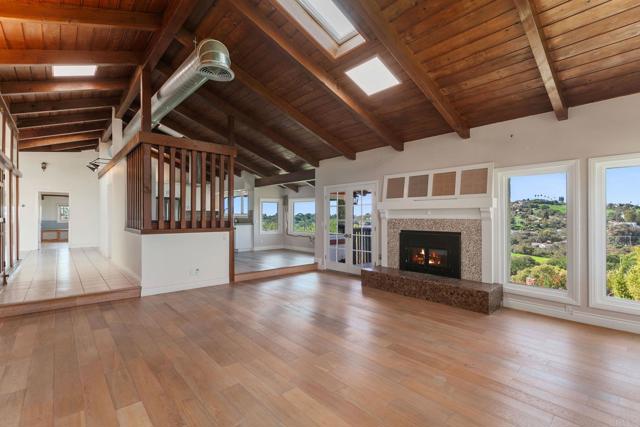 1628 Lone Oak Rd, Vista CA: https://media.crmls.org/mediaz/a1cabdca-a13a-43b1-87f7-6fd8acfa4e15.jpg
