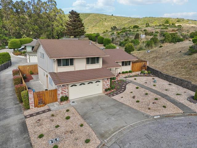 908 Park Pacifica Avenue, Pacifica CA: https://media.crmls.org/mediaz/a1cc182d-c005-4e5b-a3ce-ea987ae695e5.jpg