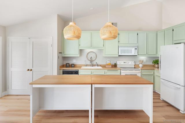 18197 Valladares Drive, San Diego CA: https://media.crmls.org/mediaz/a1cc1e3d-8cf2-479f-b448-e9555a758cbb.jpg