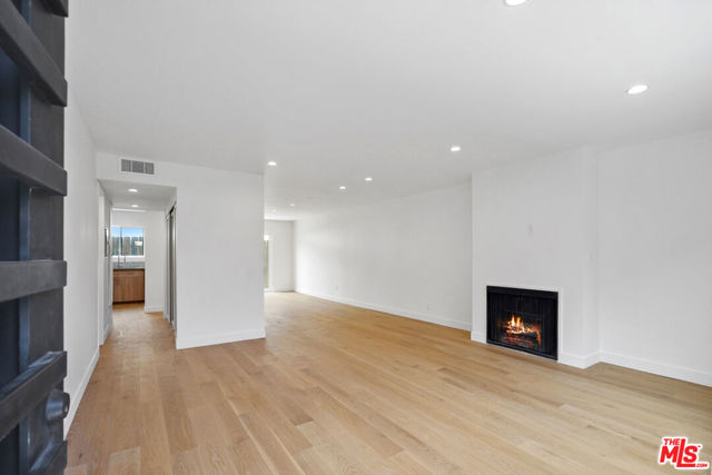 1413 Ocean Park Boulevard, 4 photo 3