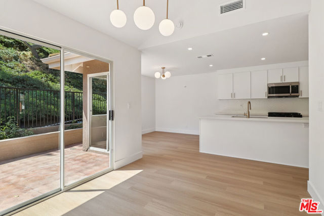 27598 Paseo Sonata, San Juan Capistrano CA: https://media.crmls.org/mediaz/a1cc880b-bdd3-44c4-ad4d-9c3d2fa809aa.jpg