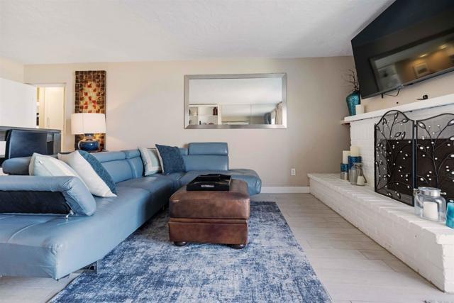 1502 Seacoast Drive, Imperial Beach CA: https://media.crmls.org/mediaz/a1ccdf57-8c29-4997-a3a8-2d106d13f999.jpg