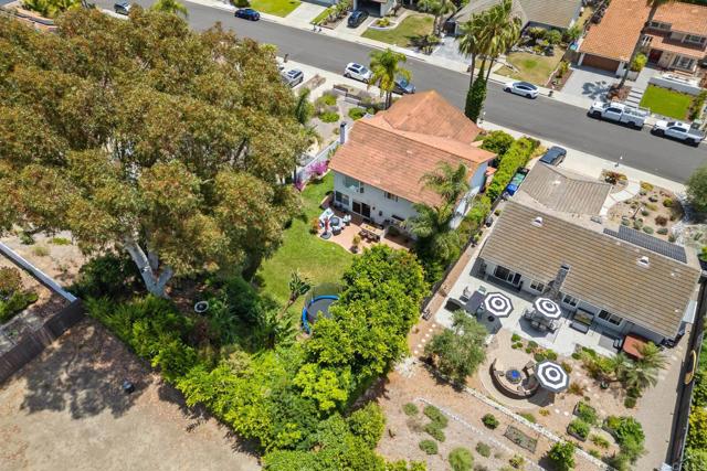 2702 Jacaranda Avenue, Carlsbad CA: https://media.crmls.org/mediaz/a1cd25f3-46df-4b66-a020-4cc4b3d695db.jpg