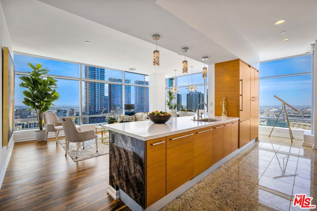 900 W OLYMPIC Boulevard 28A, Los Angeles, CA 90015