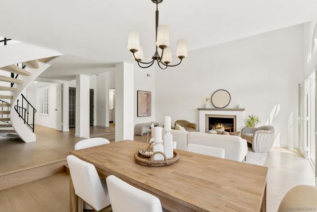 1240 Ladera Linda, Del Mar CA: https://media.crmls.org/mediaz/a1cd7c1e-70b4-400e-acc5-811c4c36a70a.jpg