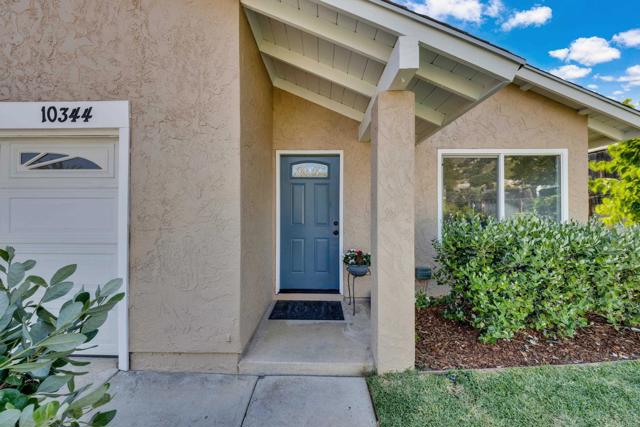 Home for Sale in Lakeside