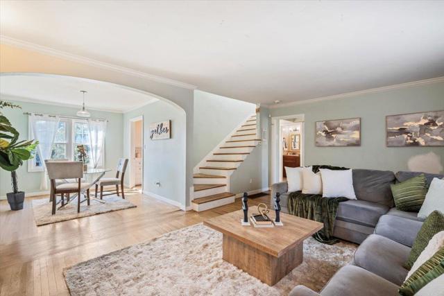 9401 Castlewood Street, Oakland CA: https://media.crmls.org/mediaz/a1cec9a7-da04-4ffd-b5f3-5364fcb8fdc0.jpg