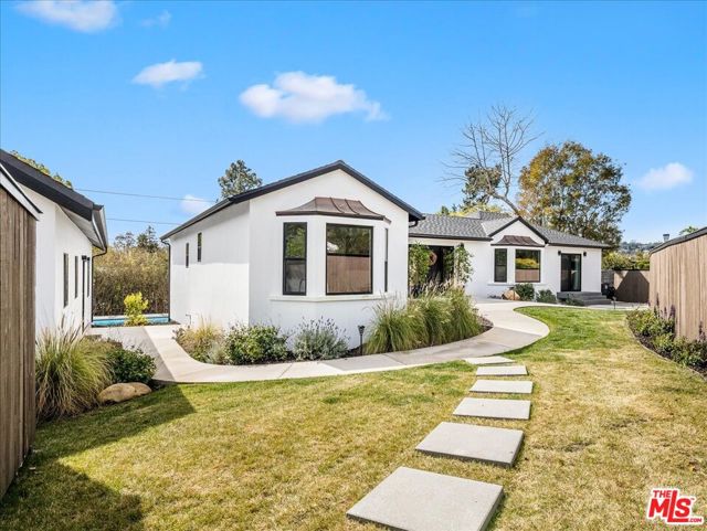 251 Cloydon Circle, Santa Barbara CA: https://media.crmls.org/mediaz/a1ceded6-e6dc-4fd7-b686-3a438e4764ec.jpg
