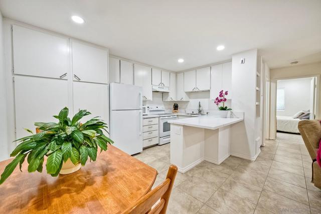 6358 Rancho Mission Rd, San Diego CA: https://media.crmls.org/mediaz/a1cf664a-aa54-45c0-b6f2-4910e249cda0.jpg