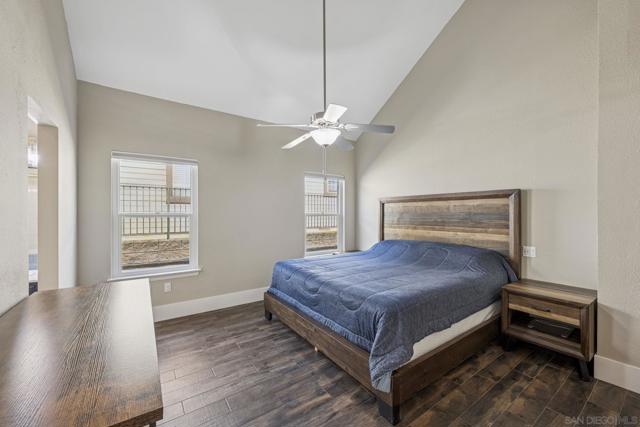 1198 Gazania Ct, San Marcos CA: https://media.crmls.org/mediaz/a1cfbd51-b2bf-4fcd-9b0b-9df35978c60e.jpg