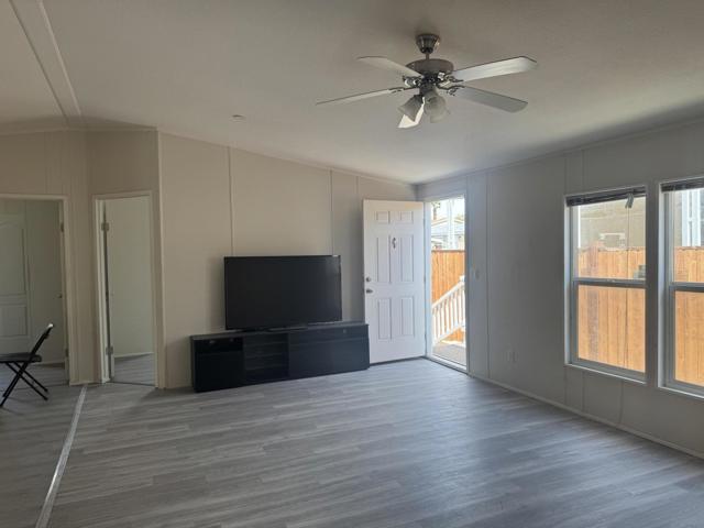 22840 Sterling Avenue, Palm Springs CA: https://media.crmls.org/mediaz/a1d00fdc-9e29-4738-bd84-94eeb332fb7e.jpg