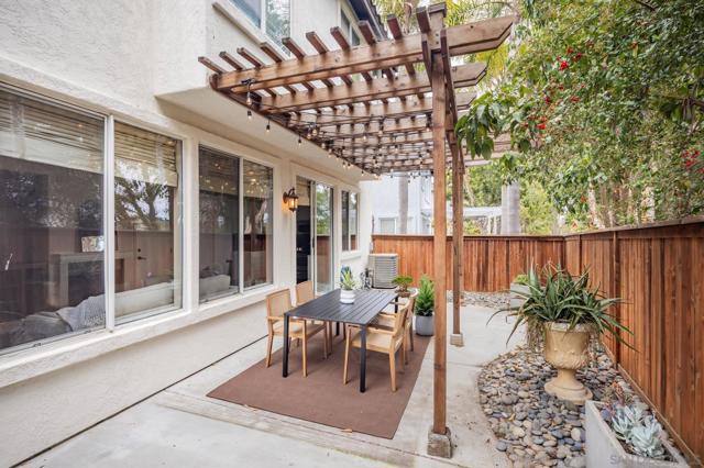 1153 Pacifica Place, Encinitas CA: https://media.crmls.org/mediaz/a1d01217-e818-4583-94fc-9d8c2ac05106.jpg