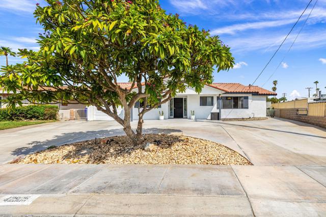 42905 Texas Avenue, Palm Desert CA: https://media.crmls.org/mediaz/a1d05303-27e2-471c-a631-0ce171c9fac6.jpg