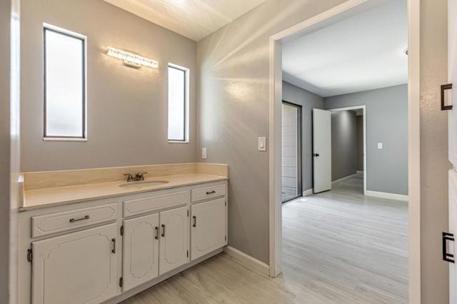 445 Marks Drive, Hollister CA: https://media.crmls.org/mediaz/a1d0cea0-a71e-487a-b912-7366d727e9b8.jpg