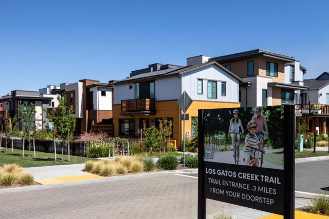 15117 Shore Drive, Los Gatos CA: https://media.crmls.org/mediaz/a1d15256-5660-4086-be6c-079da7b5a19d.jpg