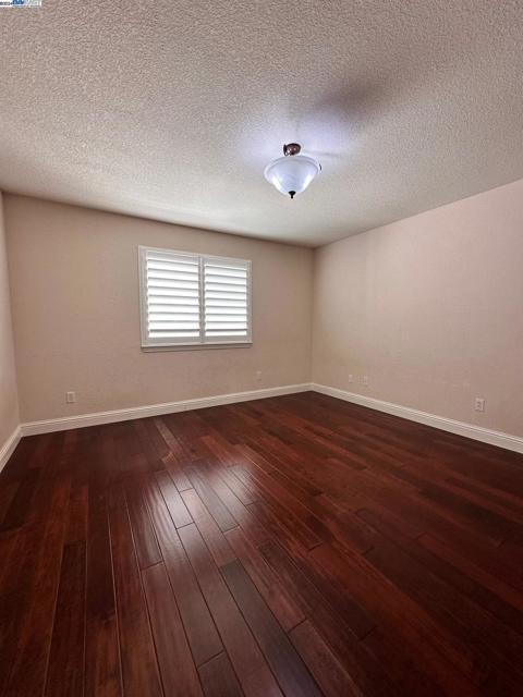 Image 17 of 28 For 6337 Brook Hollow Cir