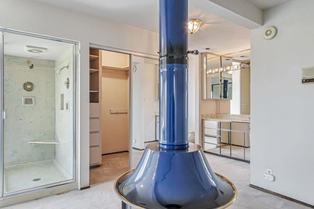 1440 Kring Way, Los Altos CA: https://media.crmls.org/mediaz/a1d1ef90-1957-4cc1-8870-758a3869d582.jpg