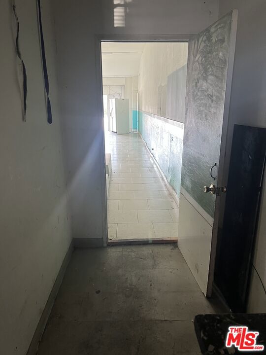 524 524 1/2 W Vernon Avenue, Los Angeles CA: https://media.crmls.org/mediaz/a1d20d7d-ae3f-4474-91ff-fdbb4738feca.jpg