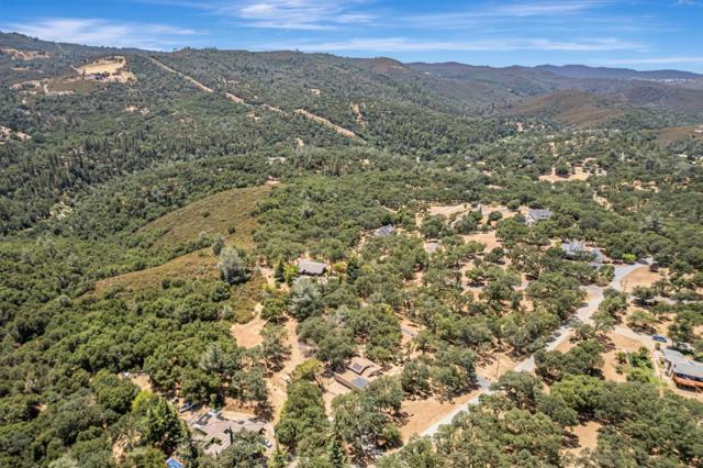 3748 Baldwin Drive, Placerville CA: https://media.crmls.org/mediaz/a1d2dff7-01c9-4125-886c-f3cdc7c31adc.jpg