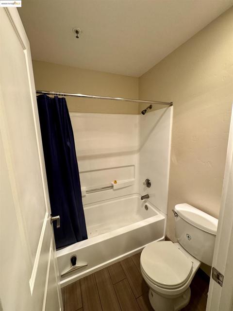 6400 Christie Ave, Emeryville CA: https://media.crmls.org/mediaz/a1d3a8bd-c64f-4ad8-b7db-bd092c5acaf1.jpg