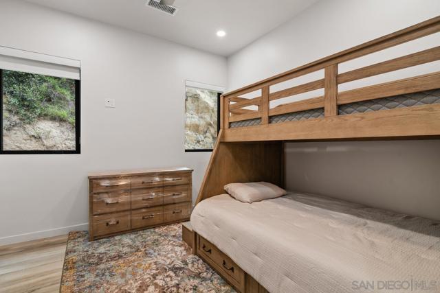 341 Hidden Pines Road, Del Mar CA: https://media.crmls.org/mediaz/a1d3cde0-e041-461f-8d3a-276c35ea2579.jpg