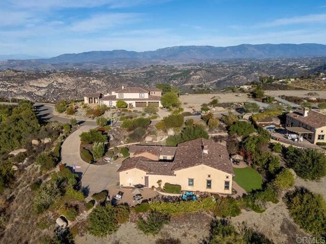 29472 Welk Highland Dr., Escondido CA: https://media.crmls.org/mediaz/a1d40886-ea4d-4afb-9dc5-ee7c74732710.jpg
