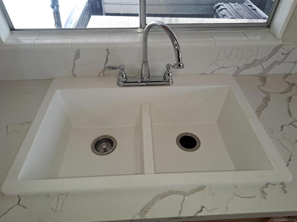 MLS #250026383SD image #11