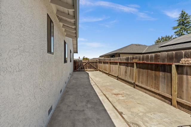 1031 Trinity Drive, Hollister CA: https://media.crmls.org/mediaz/a1d436b5-5bc8-425a-9ed5-ab03ca8bc305.jpg