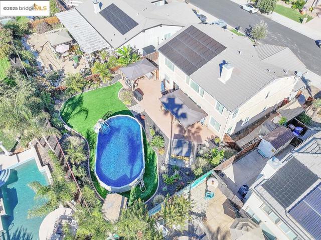 596 Toscanna Court, Brentwood CA: https://media.crmls.org/mediaz/a1d45d5a-5063-4426-888f-f3619d70d969.jpg