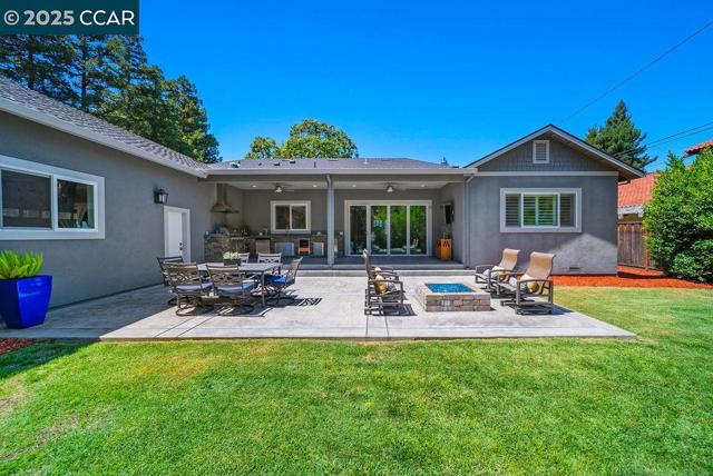 100 Alderwood Rd, Walnut Creek CA: https://media.crmls.org/mediaz/a1d45e7c-ae30-405f-bb9f-360488dd2ef3.jpg