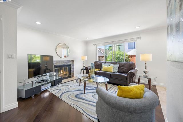 Image 6 of 34 For 2859 El Capitan Dr