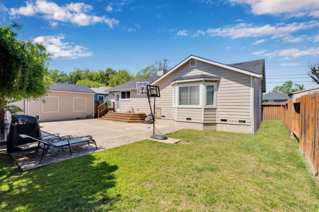 1418 Bradley Court, San Mateo CA: https://media.crmls.org/mediaz/a1d4be76-ccd3-48f8-82a9-5261e4f50dee.jpg