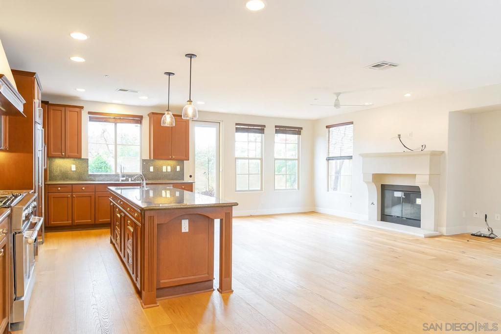 MLS #250039563SD image #8