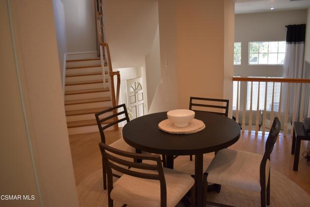 644 Warwick Avenue, Thousand Oaks CA: https://media.crmls.org/mediaz/a1d62871-58d2-4f07-a60c-0b1d15572a74.jpg