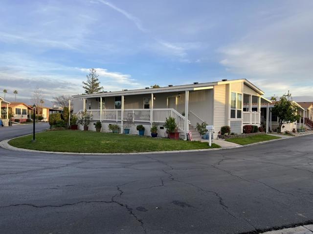177 Chateau La Salle Drive, San Jose CA: https://media.crmls.org/mediaz/a1d6767e-0fb0-421c-a6a4-ceb12bbcd3cc.jpg