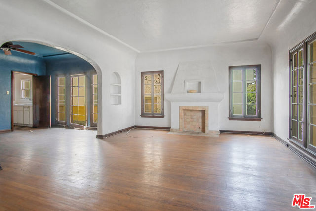 712 S Stanley Avenue, Los Angeles CA: https://media.crmls.org/mediaz/a1d687bc-9f25-4851-862e-39eefd2069e1.jpg