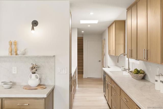 4543 Moraga Ave, San Diego CA: https://media.crmls.org/mediaz/a1d6fde7-8216-4862-9943-04b0329218c1.jpg