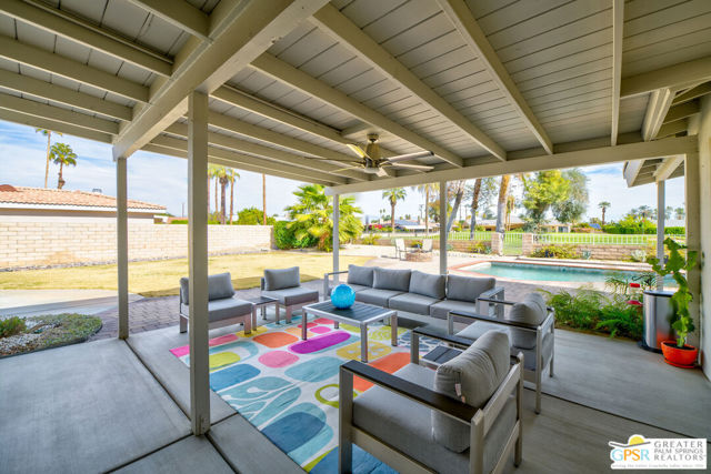 2002 S Bobolink Lane, Palm Springs CA: https://media.crmls.org/mediaz/a1d8856b-557f-4b0c-b38f-9b3ee5b624b2.jpg