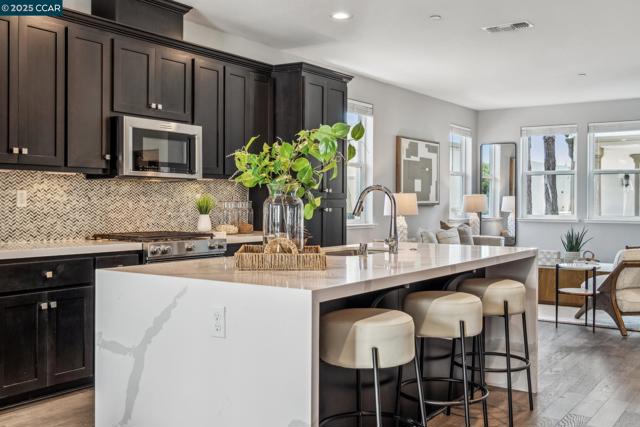 510 Ashton Way, Pleasant Hill CA: https://media.crmls.org/mediaz/a1d886b1-7d09-480d-a619-3628504f2d3c.jpg
