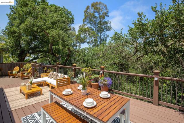 6257 Girvin Dr, Oakland CA: https://media.crmls.org/mediaz/a1d888f4-2039-43a2-b8db-254b88acc064.jpg