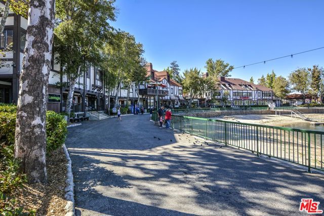 28665 Zion Drive, Lake Arrowhead CA: https://media.crmls.org/mediaz/a1d8d893-849c-47c4-bc52-074d53fd0761.jpg