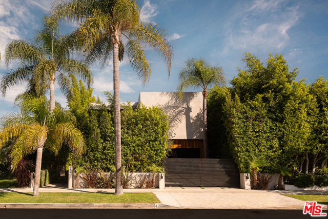 428 N La Jolla Avenue, Los Angeles CA: https://media.crmls.org/mediaz/a1d8de24-3752-4f78-80d6-3c3d7b2e4882.jpg