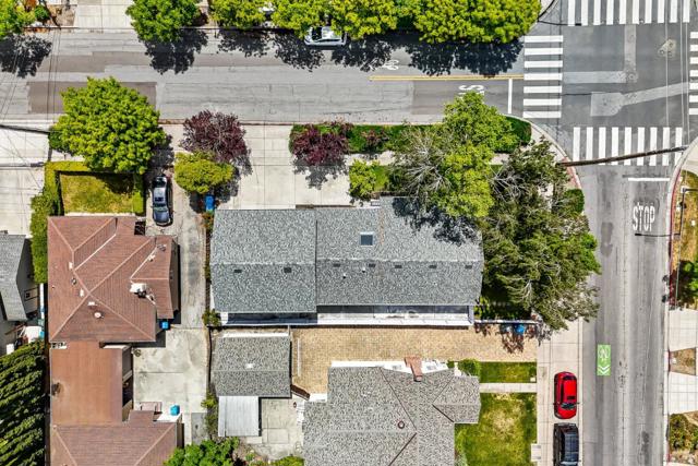 1105 Valota Road, Redwood City CA: https://media.crmls.org/mediaz/a1d90449-482f-4502-9809-8e3cb643f690.jpg
