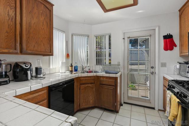 972 8 Sapphire St, San Diego CA: https://media.crmls.org/mediaz/a1d945ab-7b73-4d44-bcc8-6087485dbdb7.jpg