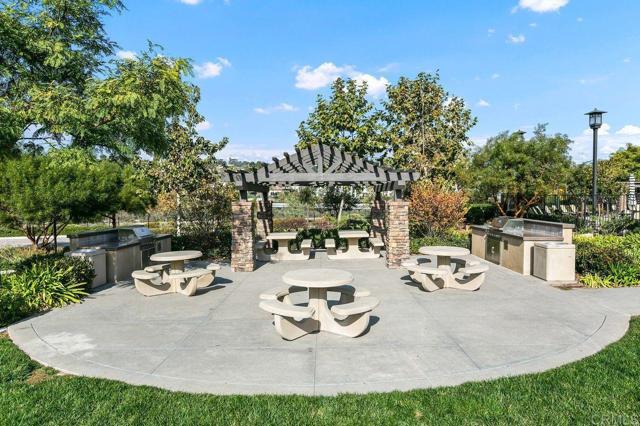 3002 Villeta Ave, Carlsbad CA: https://media.crmls.org/mediaz/a1d960ea-51e5-405e-a86b-a7ee73106913.jpg